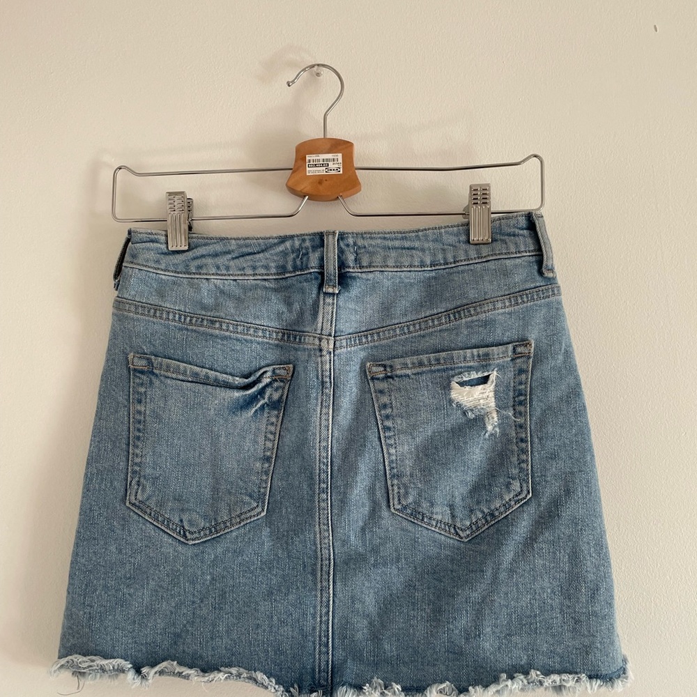 Forever 21 Ripped Jean Skirt, Size 25 - Picture 2 of 3
